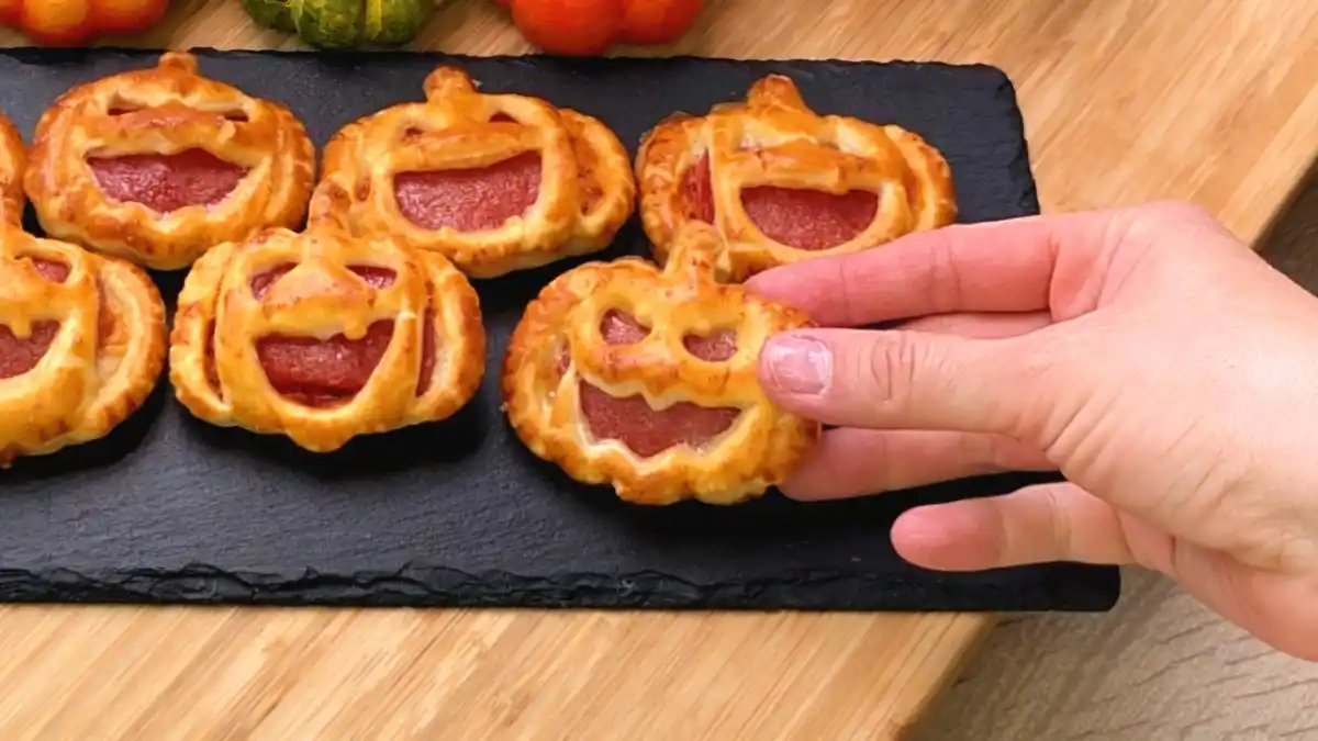 Gefüllter Blätterteig-Kürbis mit Salami und Käse