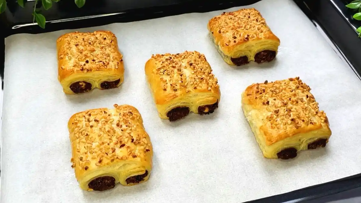 Schokoladenkissen aus Blätterteig mit Haselnussschokolade
