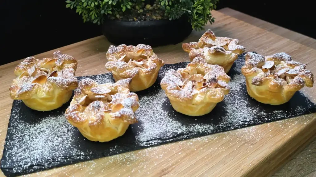 Apfel-Muffins aus Blätterteig mit Mandeln