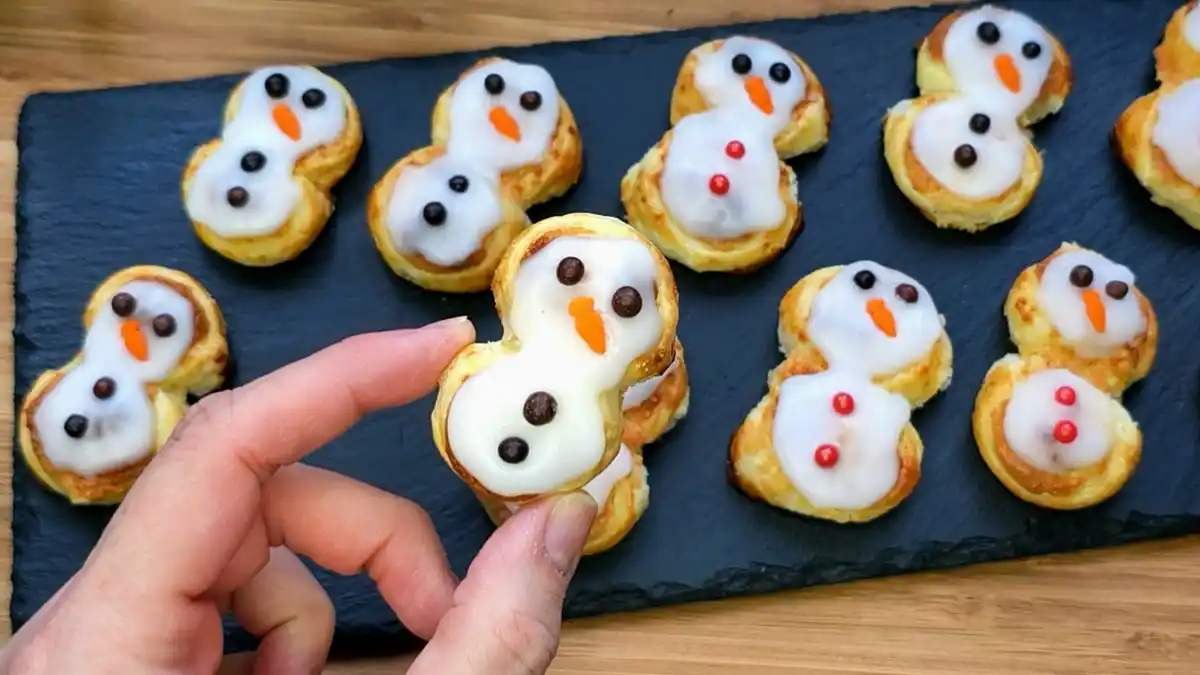 Kokos-Schneemänner aus Blätterteig mit gezuckerter Kondensmilch